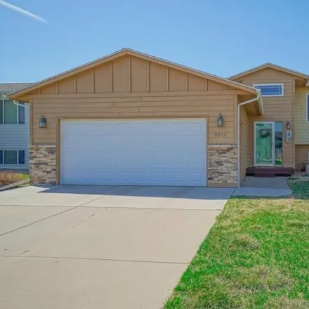 Buy this 4 bed house on 5601 South Kerry Avenue in Sioux Falls, SD 57106