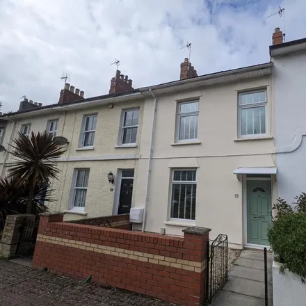 Rent this 3 bed townhouse on John Street in Penarth, CF64 1DN