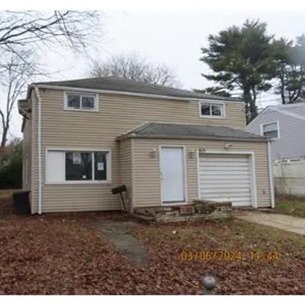 Buy this 4 bed house on 603 Dartmouth Street in Village of Westbury, North Hempstead