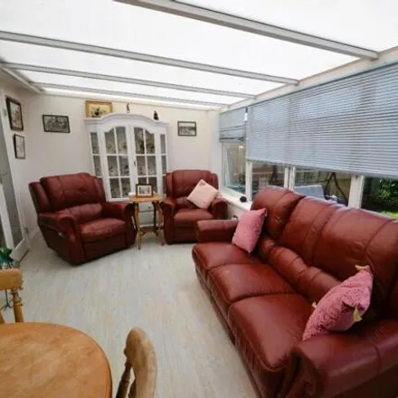 Image 7 - UK Hooks, Whitecross Lane, Shanklin, PO37 7EJ, United Kingdom - House for sale