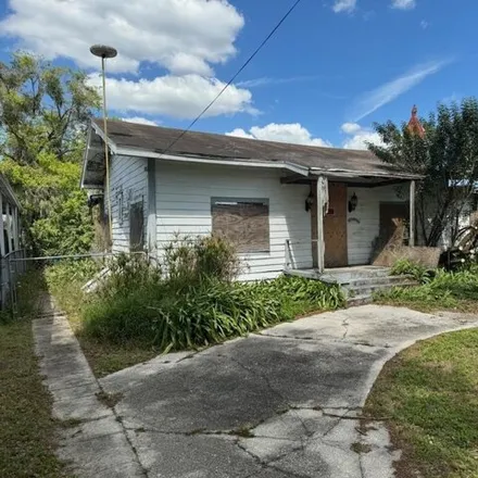 Buy this 3 bed house on 2290 East Magnolia Street in Polk County, FL 33801