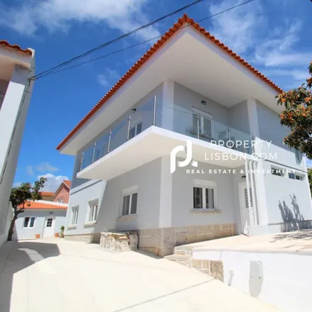 Buy this 4 bed house on Rua dos Bem Lembrados 2 in 2750-642 Cascais, Portugal