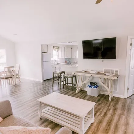 Rent this 3 bed house on Murrells Inlet