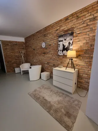 Rent this 2 bed apartment on Einkaufsmeile Leipziger Straße in Kurfürstenstraße 8, 60486 Frankfurt