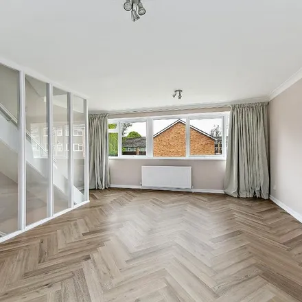 Image 4 - 24 Willow Bank, London, TW10 7QX, United Kingdom - Townhouse for rent