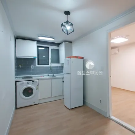 Rent this 2 bed apartment on 서울특별시 마포구 동교동 177-14