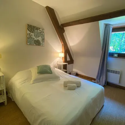 Rent this 3 bed house on 14130 Saint-Gatien-des-Bois