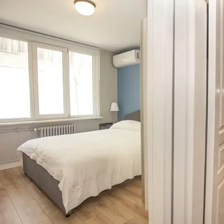 Rent this 3 bed condo on 34427 Beyoğlu