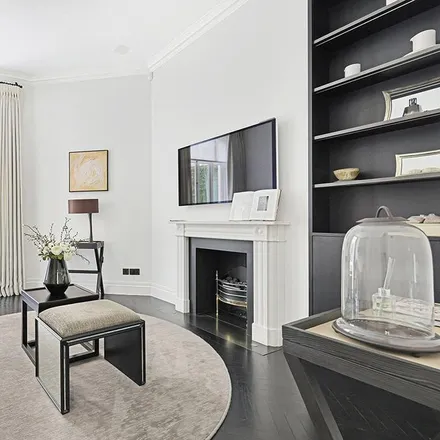 Rent this 3 bed apartment on 26 Pont Street in London, SW1X 9SG