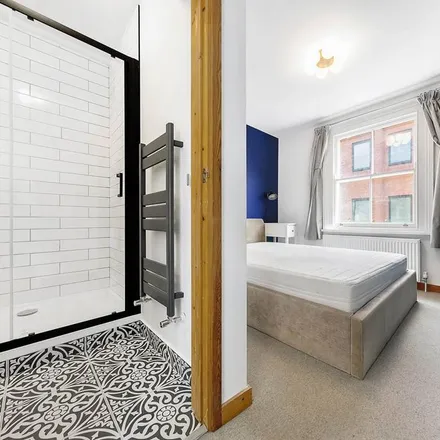 Image 6 - Victoire, 17 Severus Road, London, SW11 1PL, United Kingdom - Apartment for rent