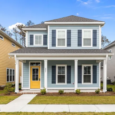 Buy this 3 bed house on 426 Great Egret Way in Beaufort, NC 28516