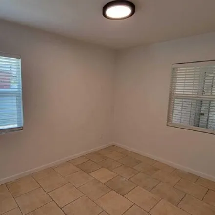 Image 9 - 2121 East Osborn Road, Phoenix, AZ 85016, USA - Apartment for rent