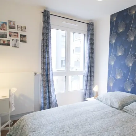 Rent this 5 bed room on 10 Rue Mozart in 92110 Clichy, France