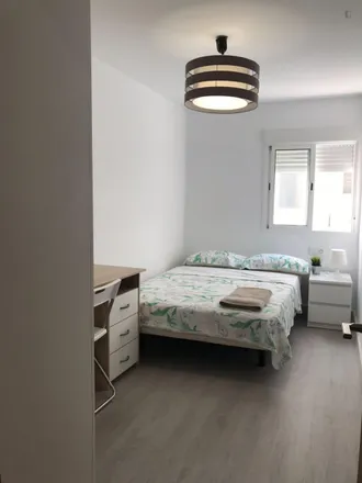 Rent this 5 bed room on Carrer de Peris Mencheta in 31, 46020 Valencia