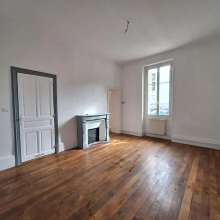 Rent this 2 bed apartment on 48 Rue des Godrans in 21000 Dijon, France