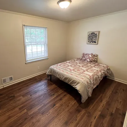 Rent this 2 bed room on Atlanta in Ben Hill, US