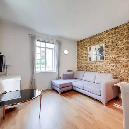 Rent this 1 bed apartment on 23-25 Castlereagh Street in London, W1H 5YA
