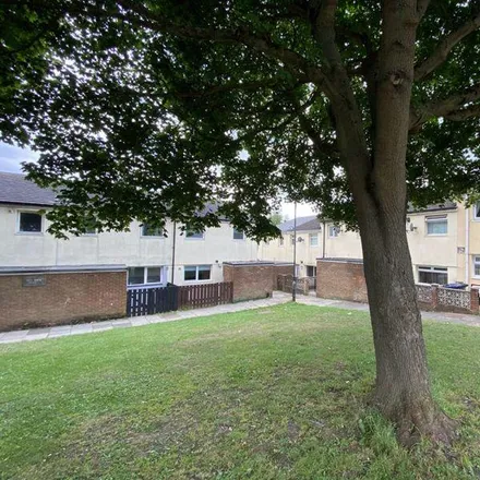 Rent this 3 bed townhouse on unnamed road in Newcastle upon Tyne, NE5 2RL