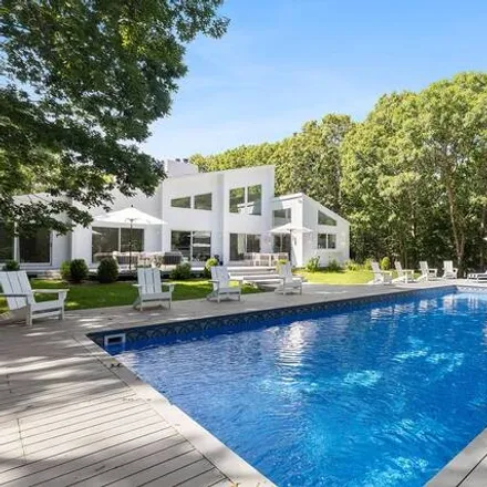 Buy this 6 bed house on 7 Kettle Court in Northwest Harbor, East Hampton