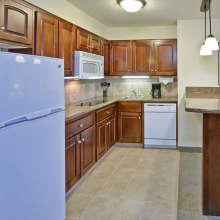 Rent this 2 bed condo on Indianapolis