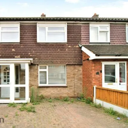 Rent this 3 bed townhouse on Wickham Road in Chadwell St Mary, RM16 4TU