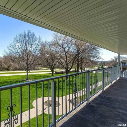 Image 3 - Kimberly Road, Pleasant Valley Township, Bettendorf, IA 61299, USA - Condo for sale