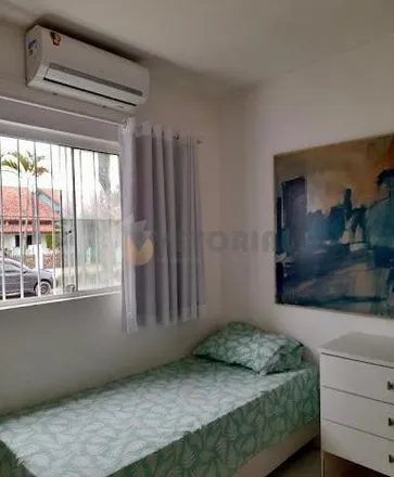 Buy this 2 bed house on Rua Victor Moises Kfouri in Massaguaçú, Caraguatatuba - SP