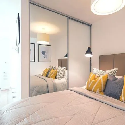 Rent this 1 bed apartment on Pizza della mamma in Queen Street, Maidenhead