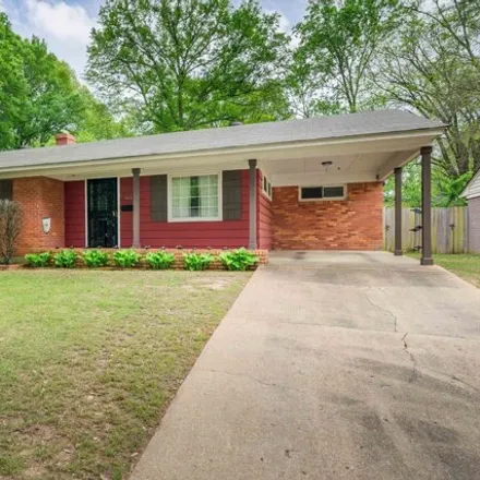 Buy this 3 bed house on 5033 Welchshire Avenue in Memphis, TN 38117