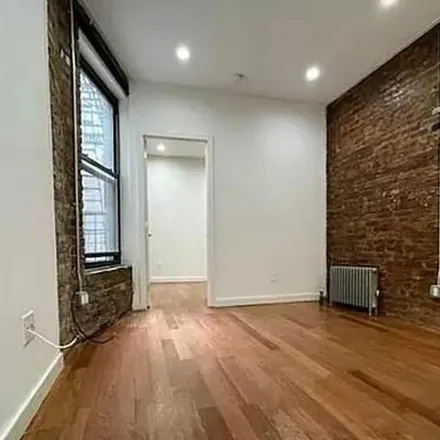 Image 7 - Citizens Bank, 143 East 9th Street, New York, NY 10003, USA - Apartment for rent