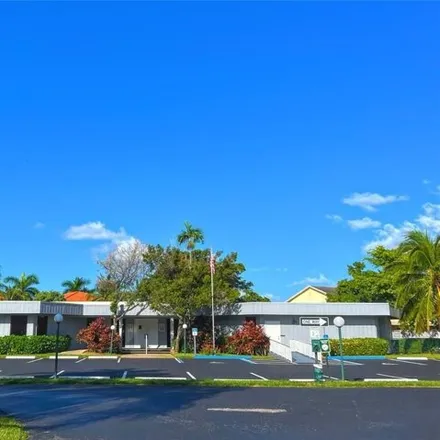 Image 7 - Royal Park Drive, Royal Palm Isles, Broward County, FL 33309, USA - Condo for sale