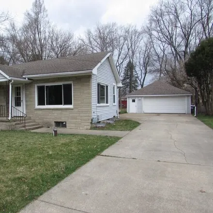 Buy this 3 bed house on 2377 Lansing Avenue in Portage, MI 49002