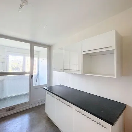 Rent this 2 bed apartment on 12 Place Saint-Marc in 30400 Villeneuve-lès-Avignon, France