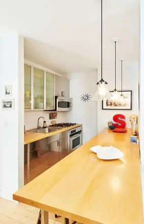 Image 5 - 132 Perry Street, New York, NY 10014, USA - Apartment for sale