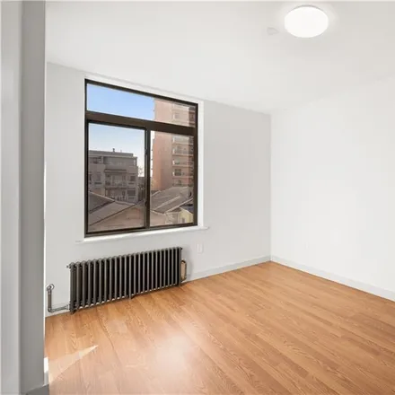 Image 4 - 3031 Brighton 5th Street, New York, NY 11235, USA - Condo for sale