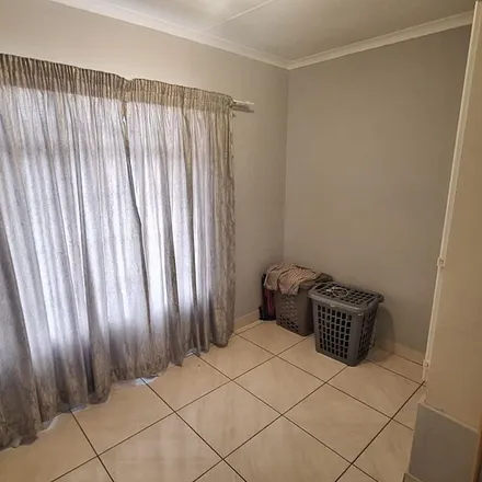 Image 3 - unnamed road, Garsfontein, Gauteng, 0043, South Africa - Townhouse for rent