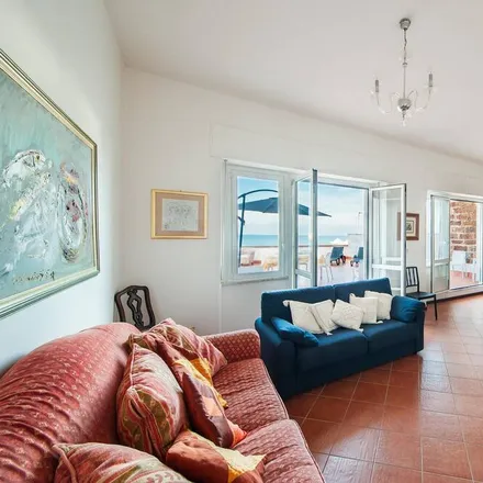 Image 2 - Porto Torres, Piazza Stazione, 07046 Posthudorra/Porto Torres SS, Italy - Apartment for rent
