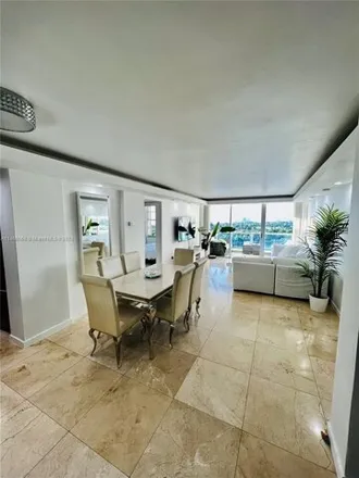 Image 4 - Seacoast 5151 Condominium, 5151 Collins Avenue, Miami Beach, FL 33140, USA - Condo for sale