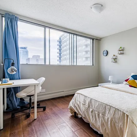 Image 10 - 924 7 Ave SW, Calgary, AB T2P, Canada - Room for rent