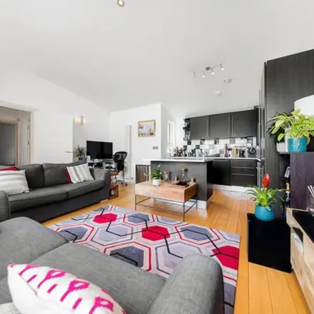 Rent this 2 bed apartment on Clapham Park Road in London, SW4 7DT