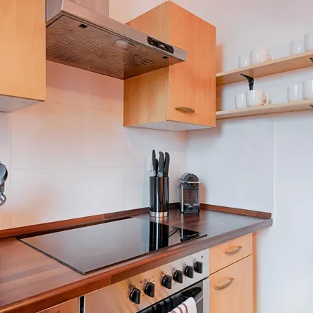 Rent this 3 bed apartment on Einkaufsmeile Leipziger Straße in Leipziger Straße 43, 60487 Frankfurt