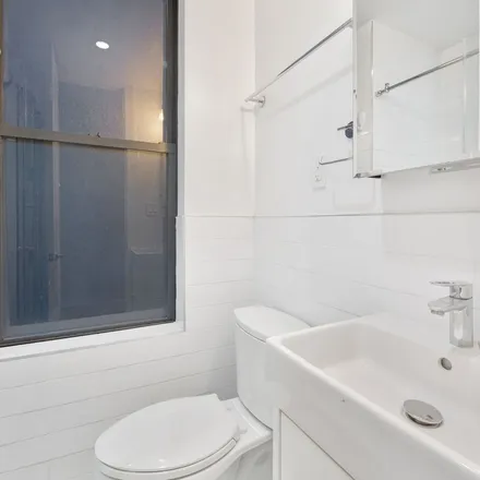 Rent this 1 bed apartment on 228 East 27th Street in New York, NY 10016