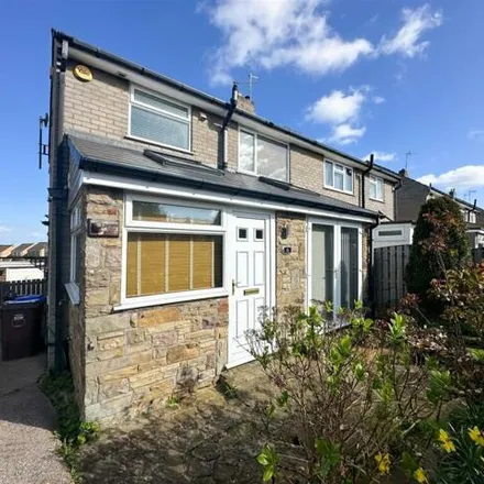 Buy this 3 bed duplex on Graven Close in Sheffield, S35 8QT