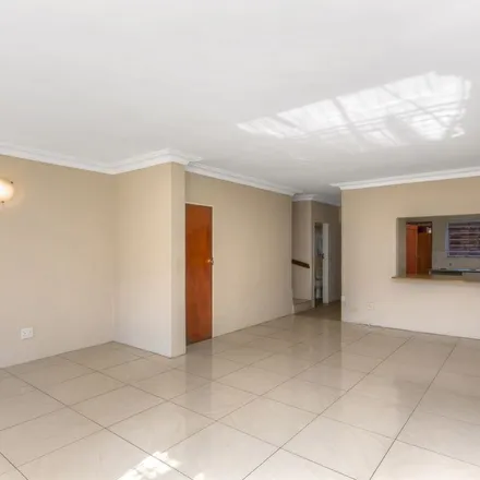 Image 5 - 10th Avenue, Rivonia, Sandton, 2128, South Africa - Townhouse for rent