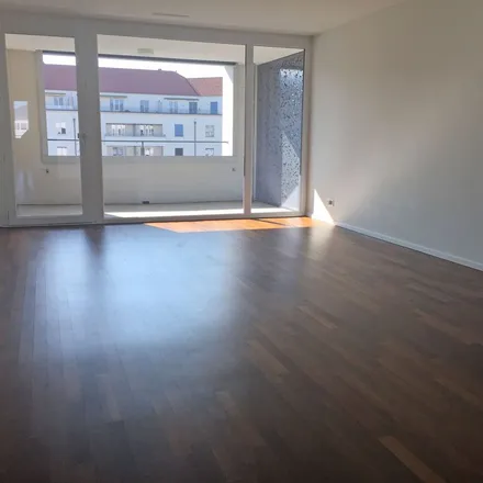 Rent this 4 bed apartment on Gold Beauty in Heimstrasse, 8953 Dietikon