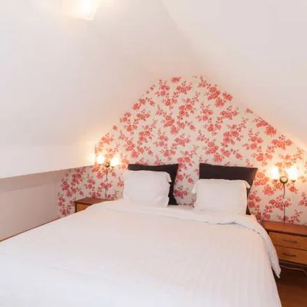 Rent this 1 bed apartment on Chaussée de Wavre - Waverse Steenweg 155 in 1050 Ixelles - Elsene, Belgium
