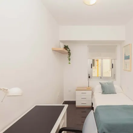 Rent this 3 bed room on Carrer d'Abén Al-Abbar in 6, 46021 Valencia