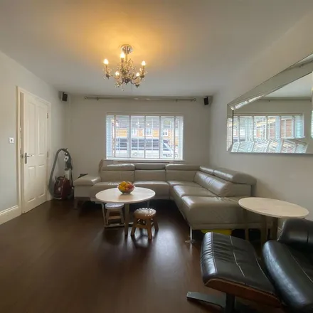Rent this 3 bed apartment on The Dingle in London, UB10 0DQ
