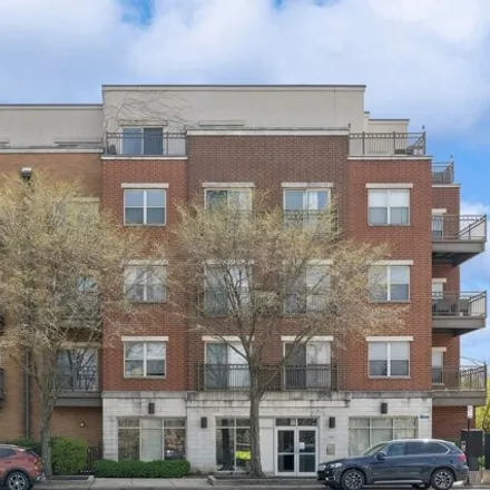 Rent this 2 bed condo on 1129-1159 West Roosevelt Road in Chicago, IL 60607