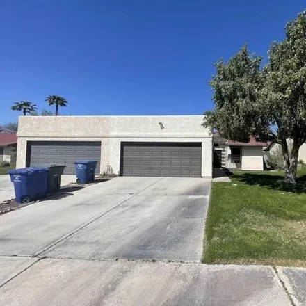 Rent this 3 bed house on 1644 West Hillside Place in Yuma, AZ 85364
